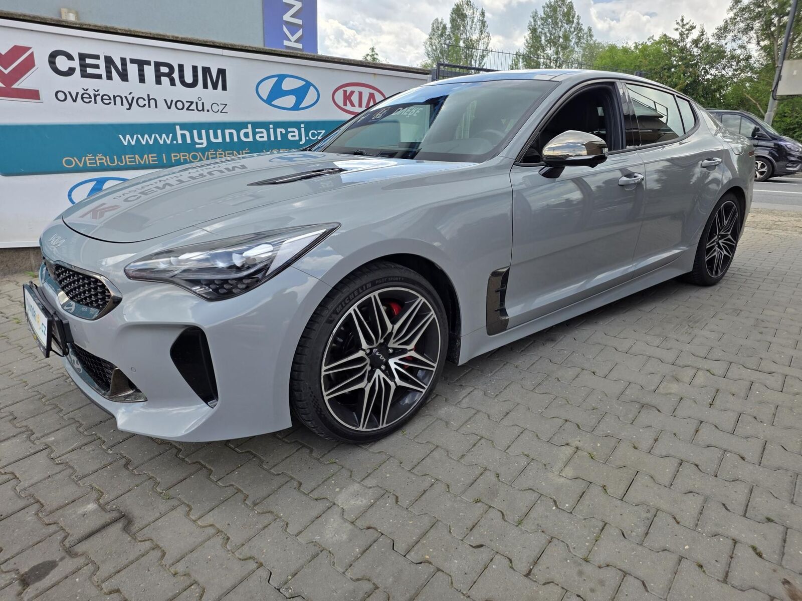 2022 KIA Stinger