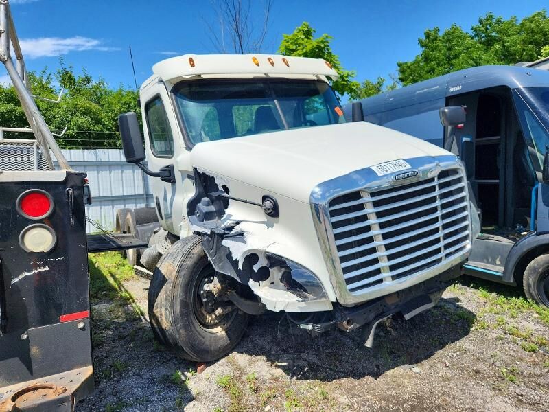 2015 FREIGHTLINER Cascadia