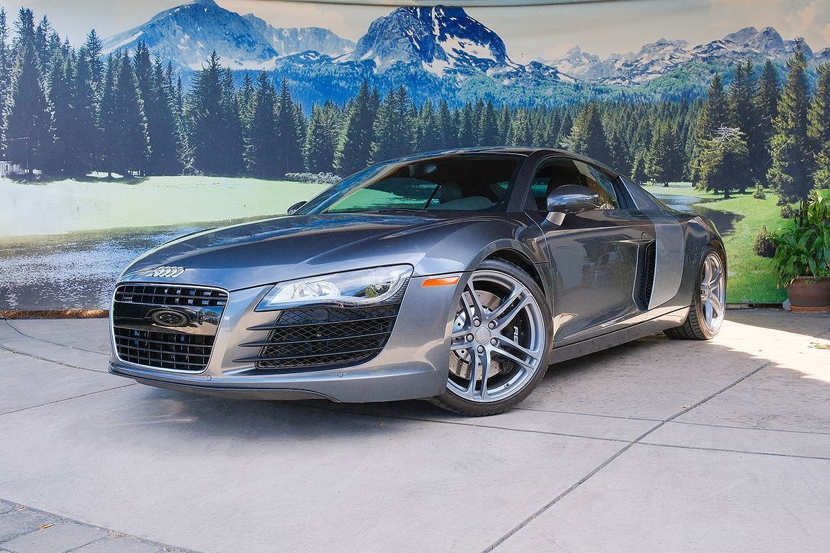 2012 AUDI R8