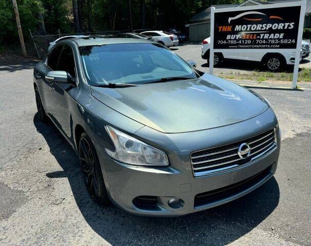 2011 NISSAN Maxima