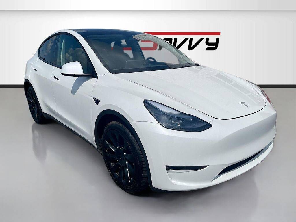2025 TESLA Model Y