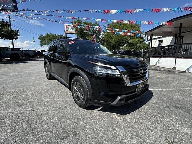 2022 NISSAN Pathfinder