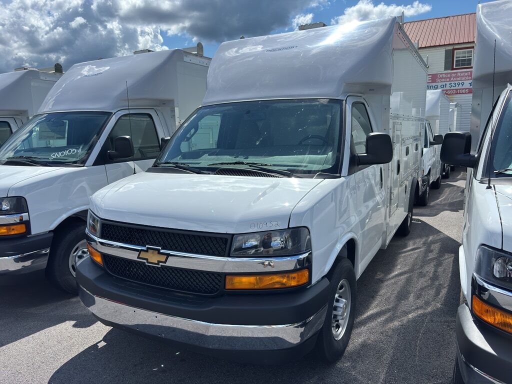 2025 CHEVROLET Express