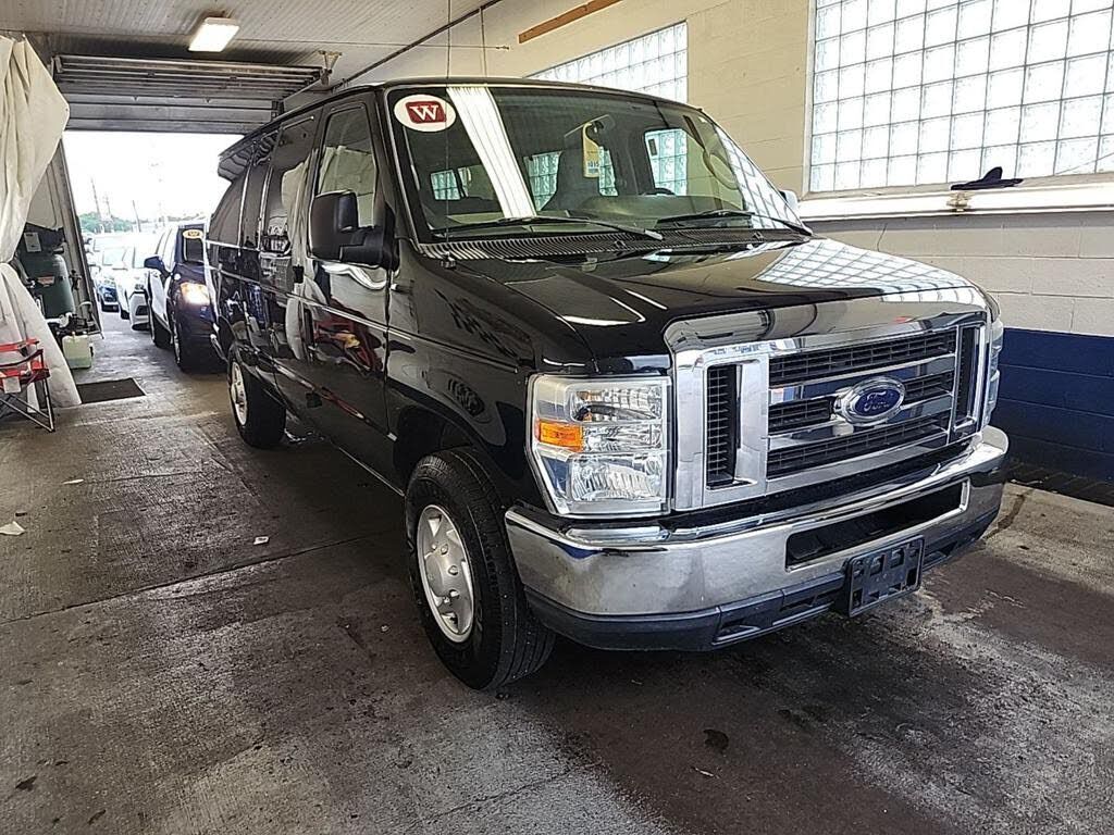 2011 FORD E-350