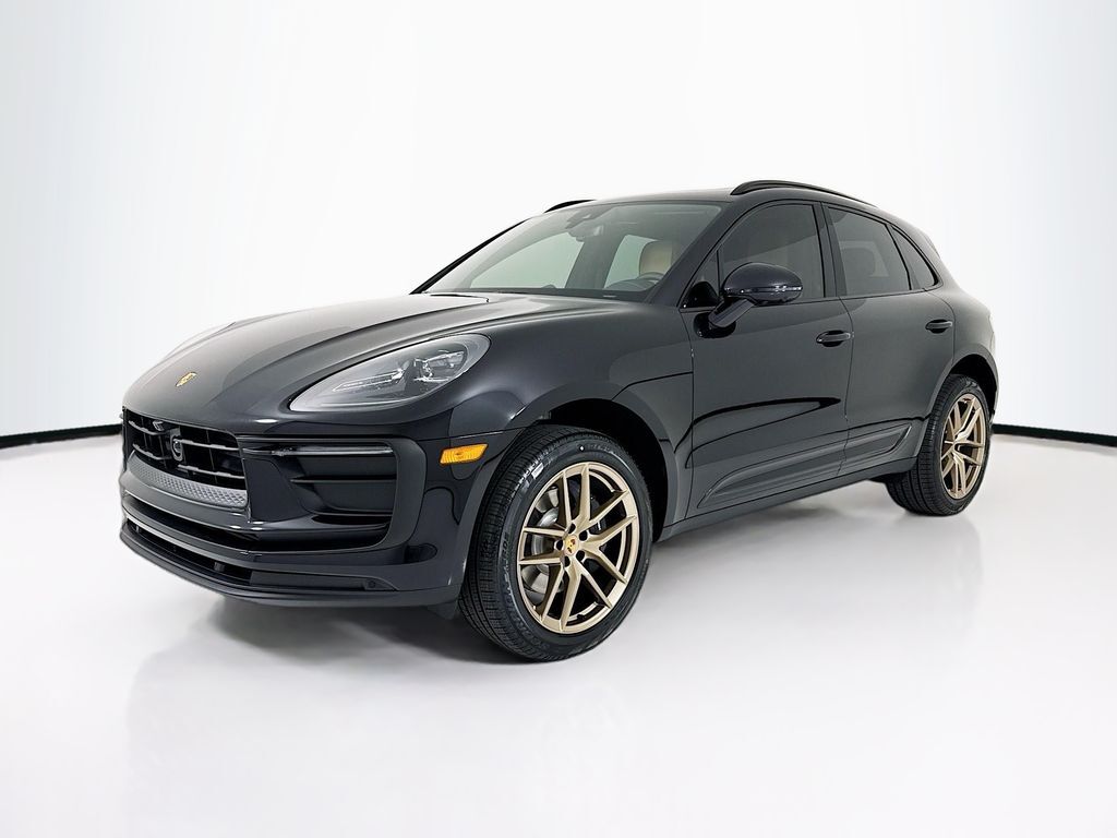 2026 PORSCHE Macan