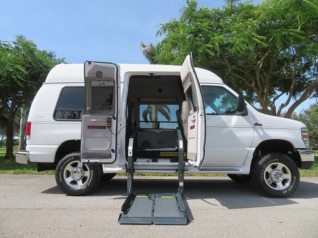 2010 FORD E-350