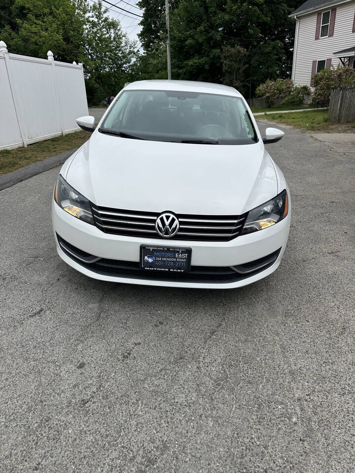 2012 VOLKSWAGEN Passat
