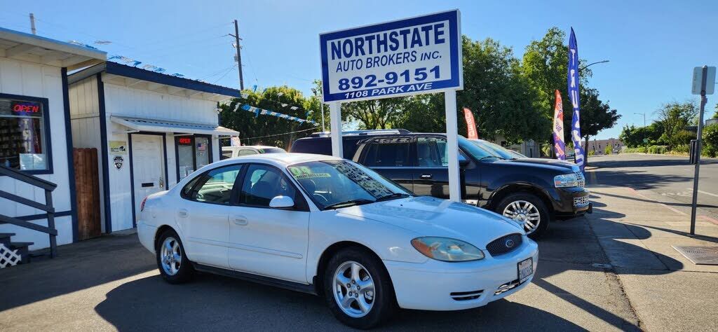 2004 FORD Taurus