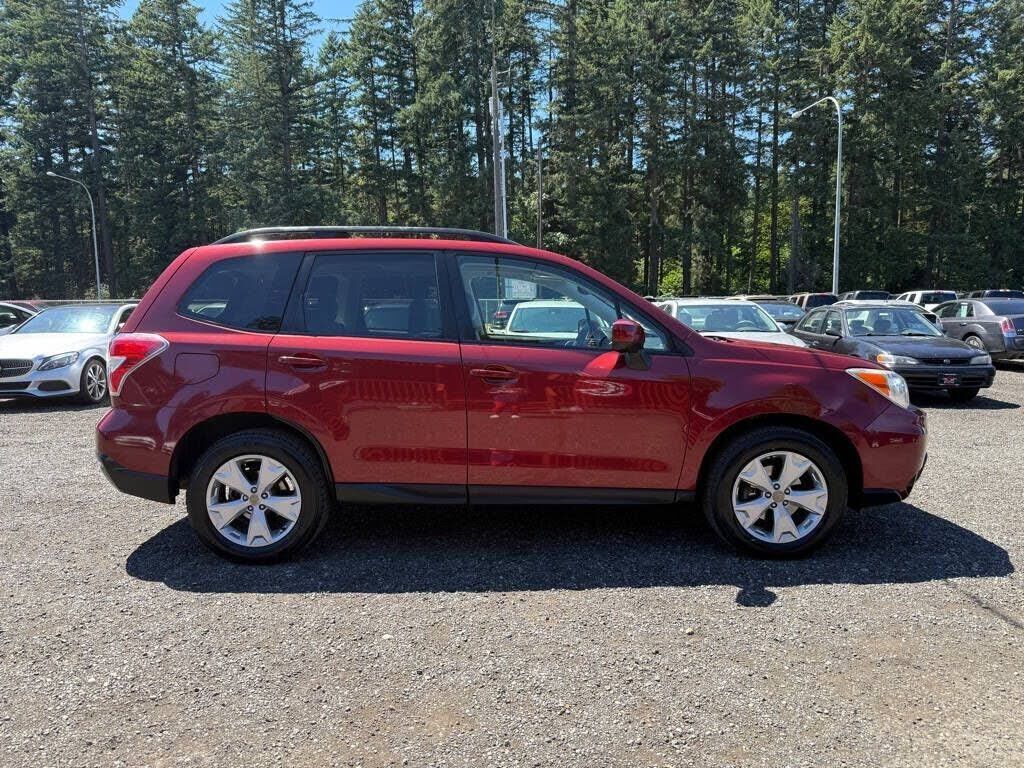 2015 SUBARU Forester