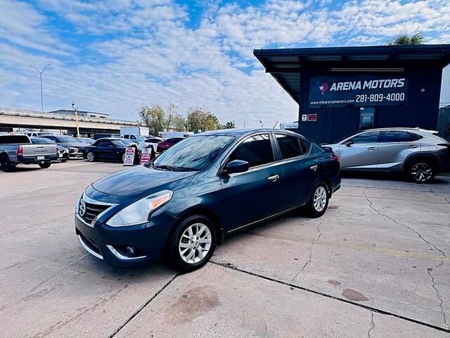 2017 NISSAN Versa
