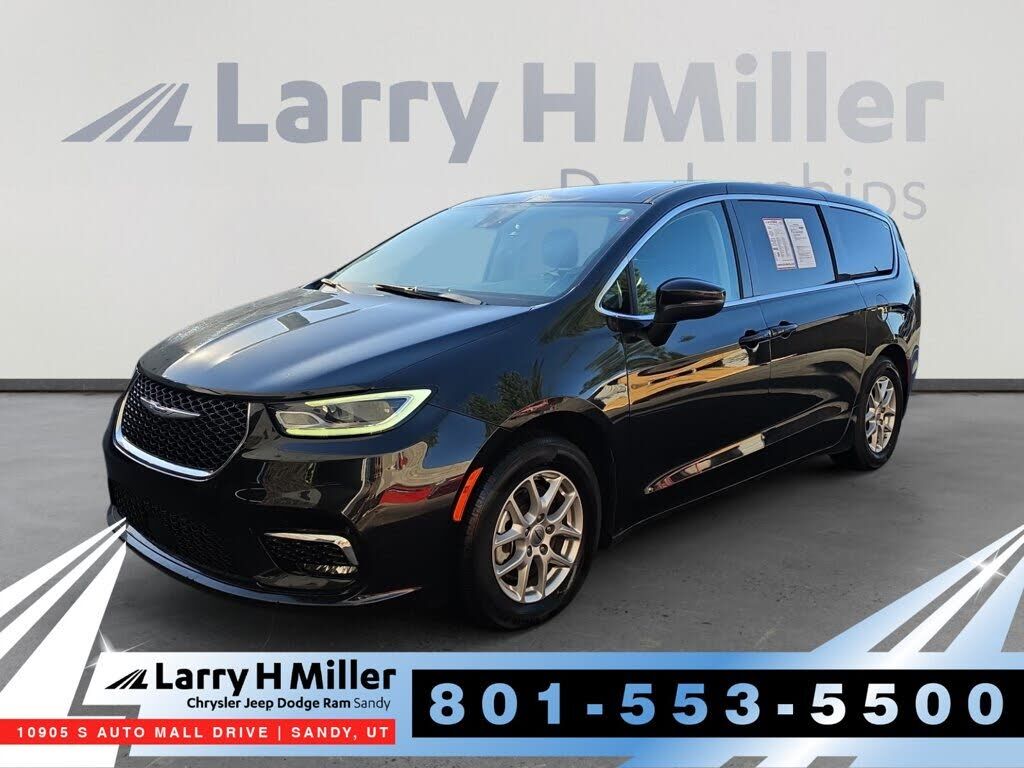 2023 CHRYSLER Pacifica