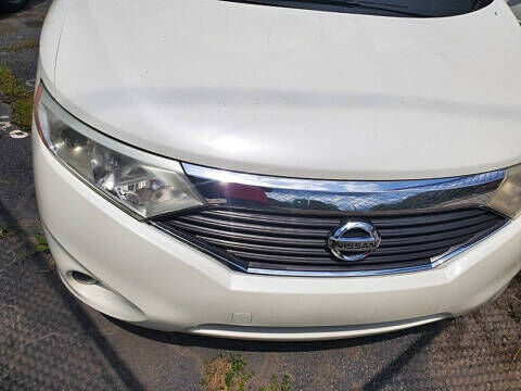 2015 NISSAN Quest
