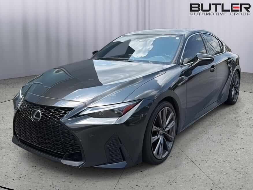 2022 LEXUS IS
