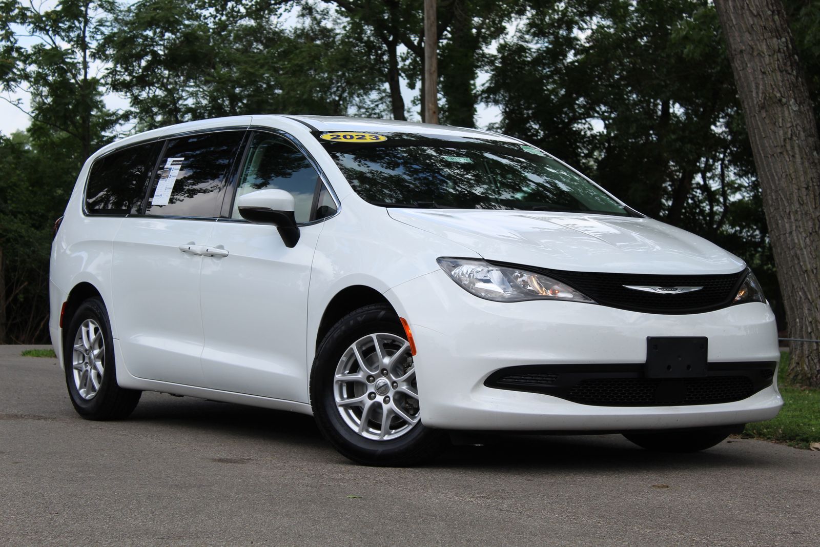 2023 CHRYSLER Voyager