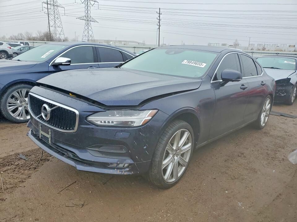 2017 VOLVO S90