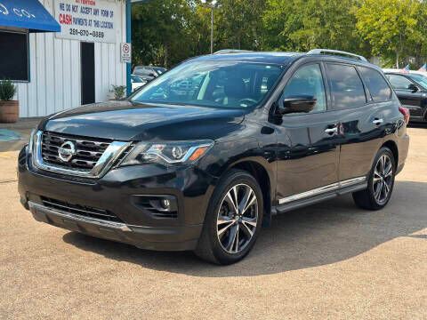 2017 NISSAN Pathfinder