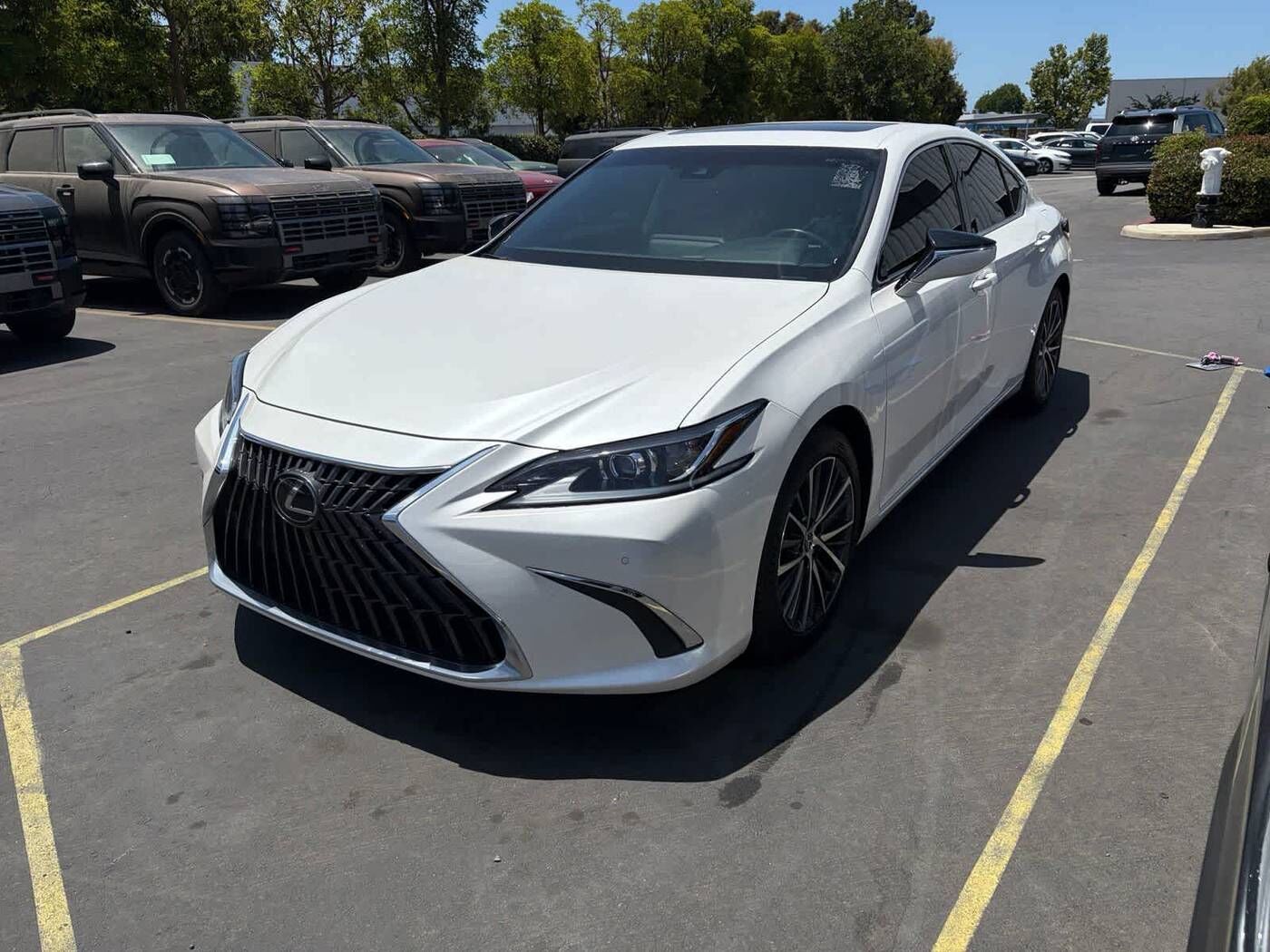 2023 LEXUS ES