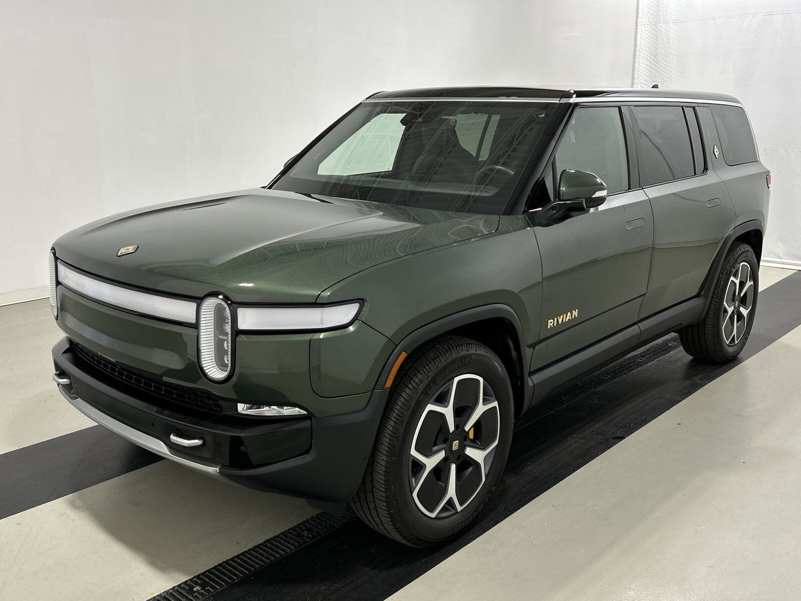 2024 RIVIAN R1S