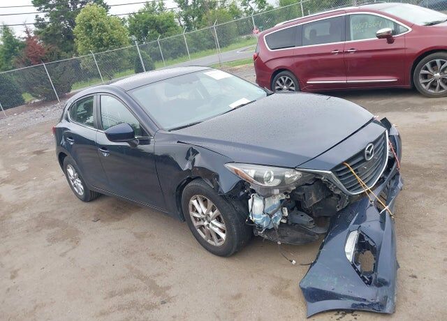 2016 MAZDA Mazda3