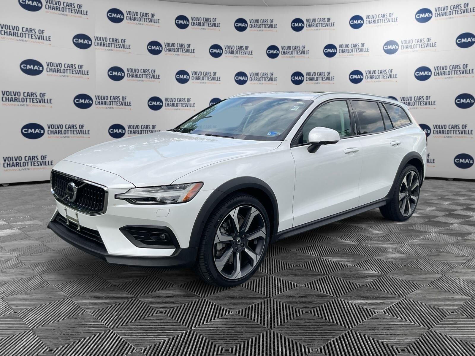 2024 VOLVO V60CC