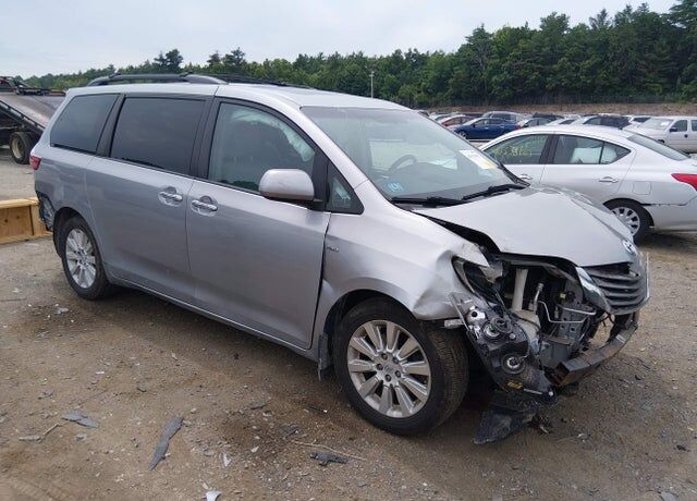 2016 TOYOTA Sienna