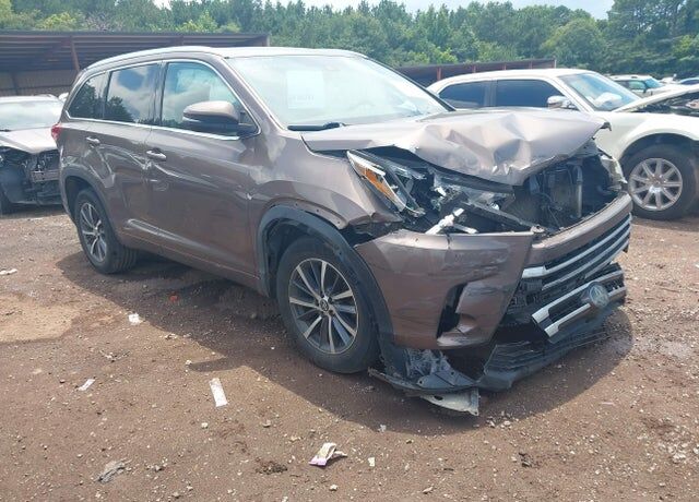 2018 TOYOTA Highlander
