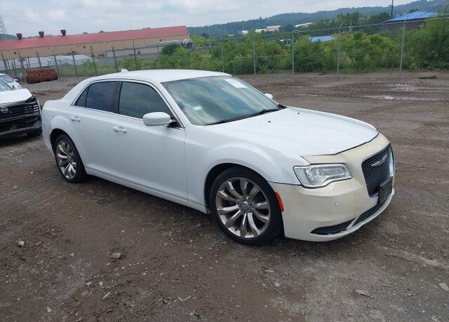 2016 CHRYSLER 300