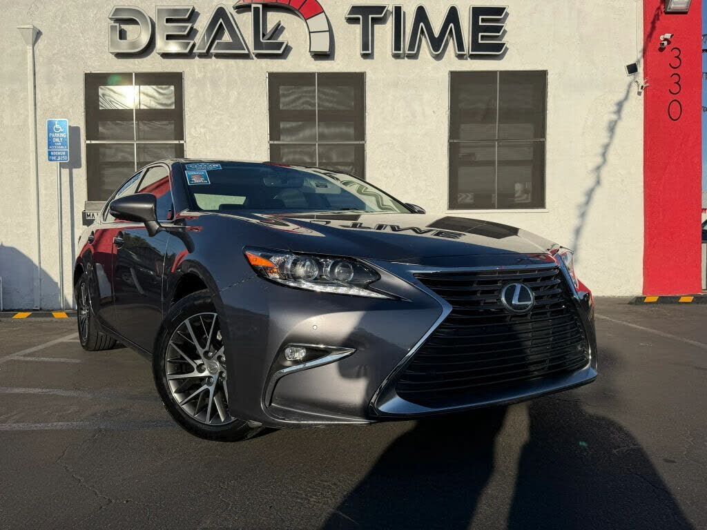 2016 LEXUS ES