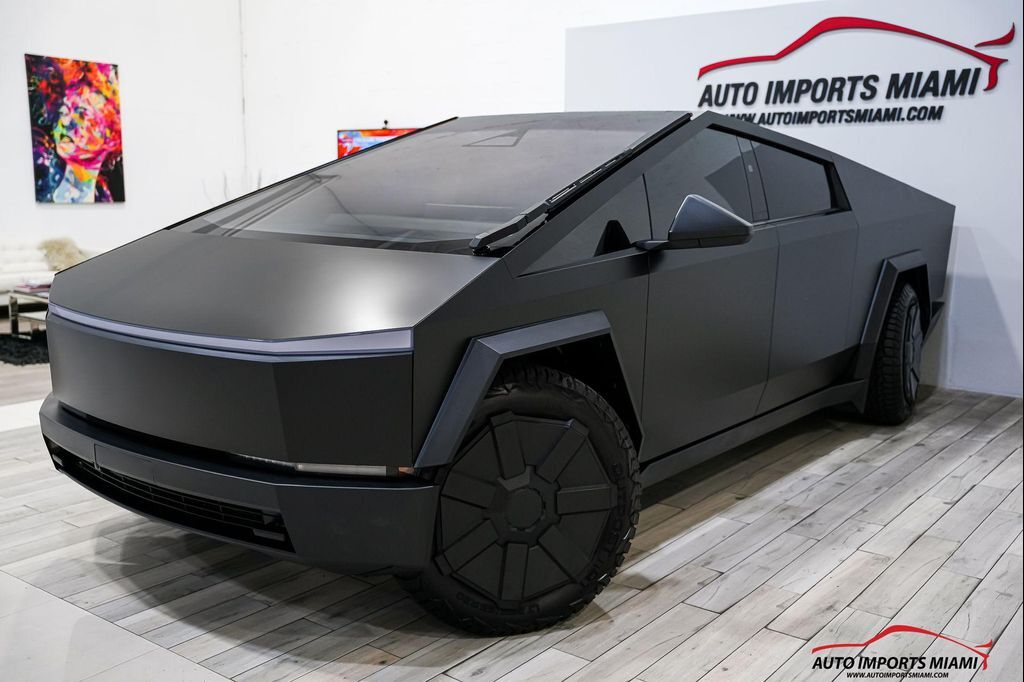 2024 TESLA Cybertruck