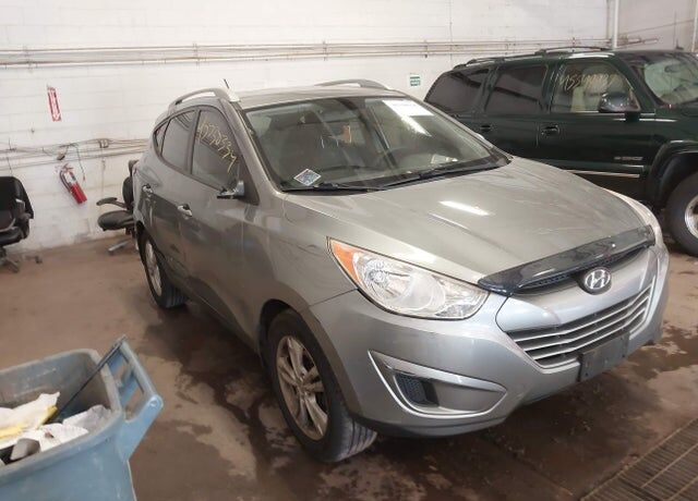 2010 HYUNDAI Tucson