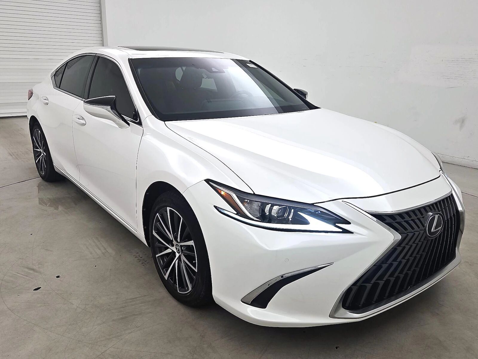 2023 LEXUS ES