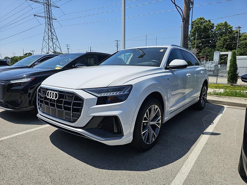 2023 AUDI Q8