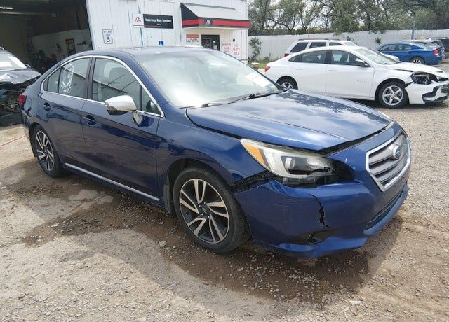 2017 SUBARU Legacy