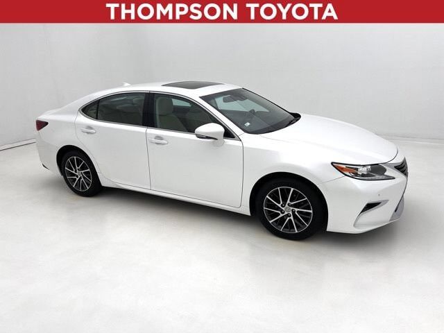2017 LEXUS ES