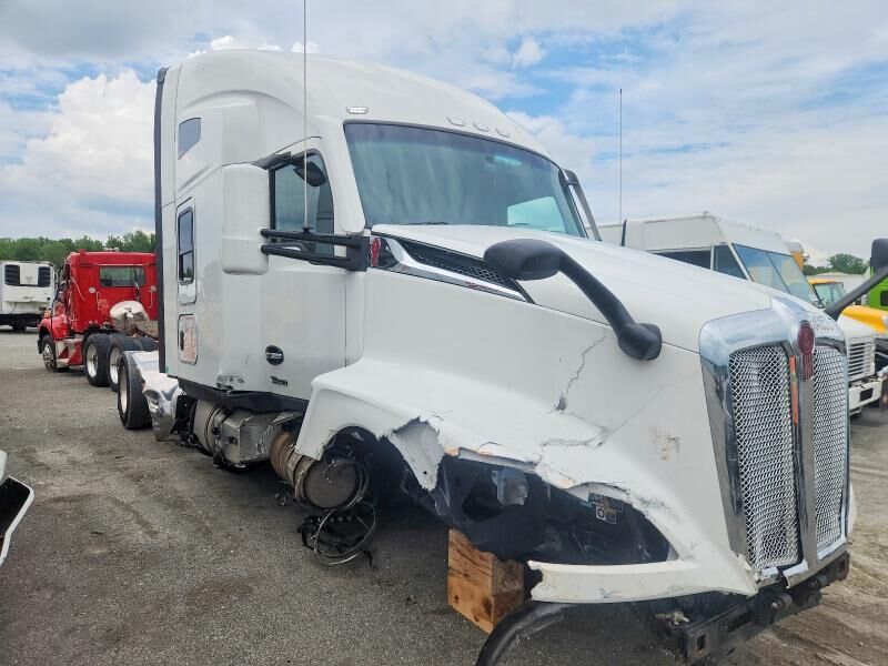 2025 KENWORTH T680