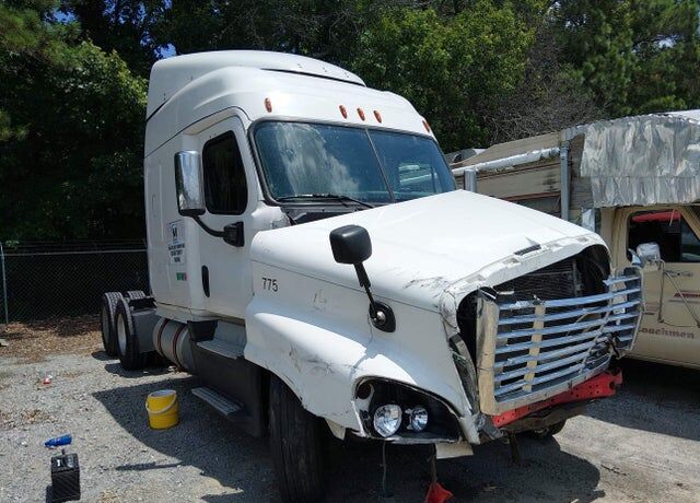 2015 FREIGHTLINER Cascadia
