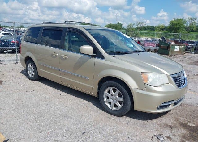 2011 CHRYSLER Town and Country