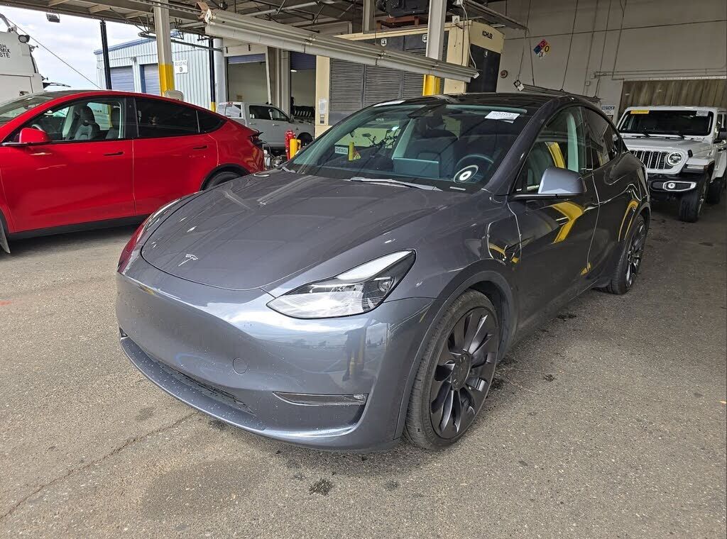 2023 TESLA Model Y