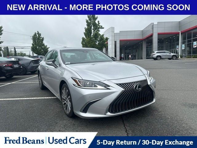 2019 LEXUS ES