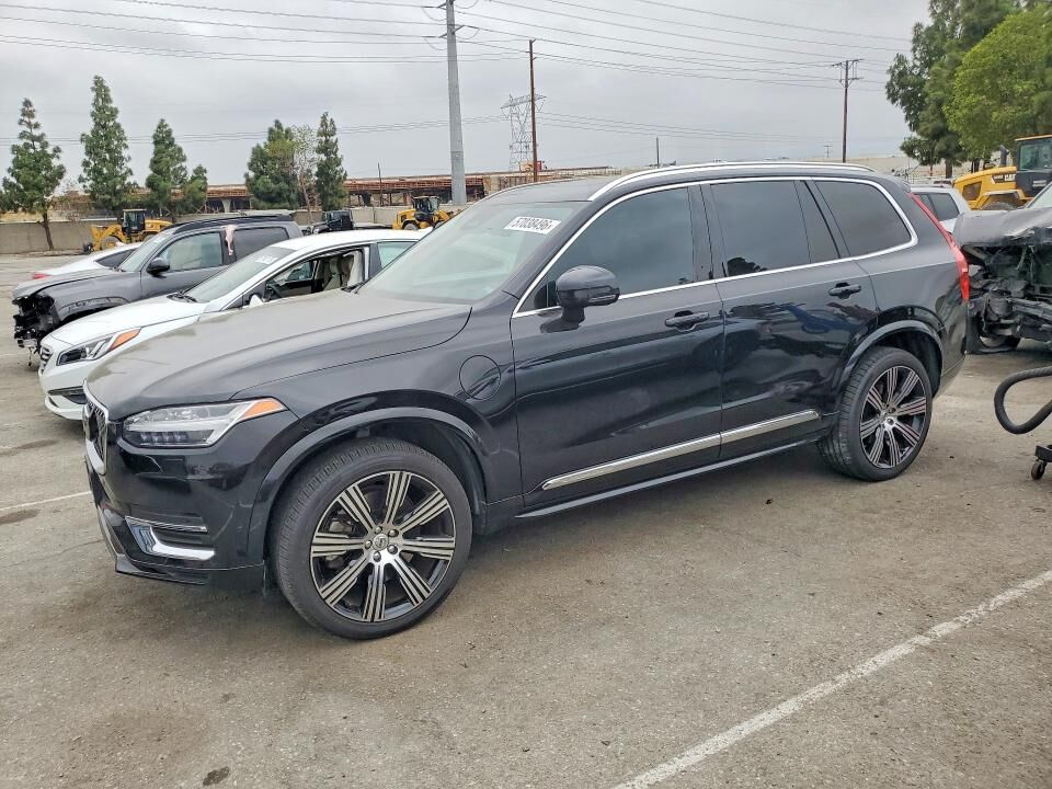 2023 VOLVO XC90