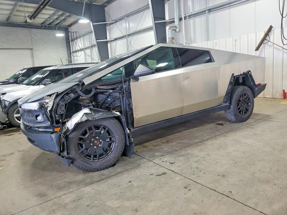 2024 TESLA Cybertruck