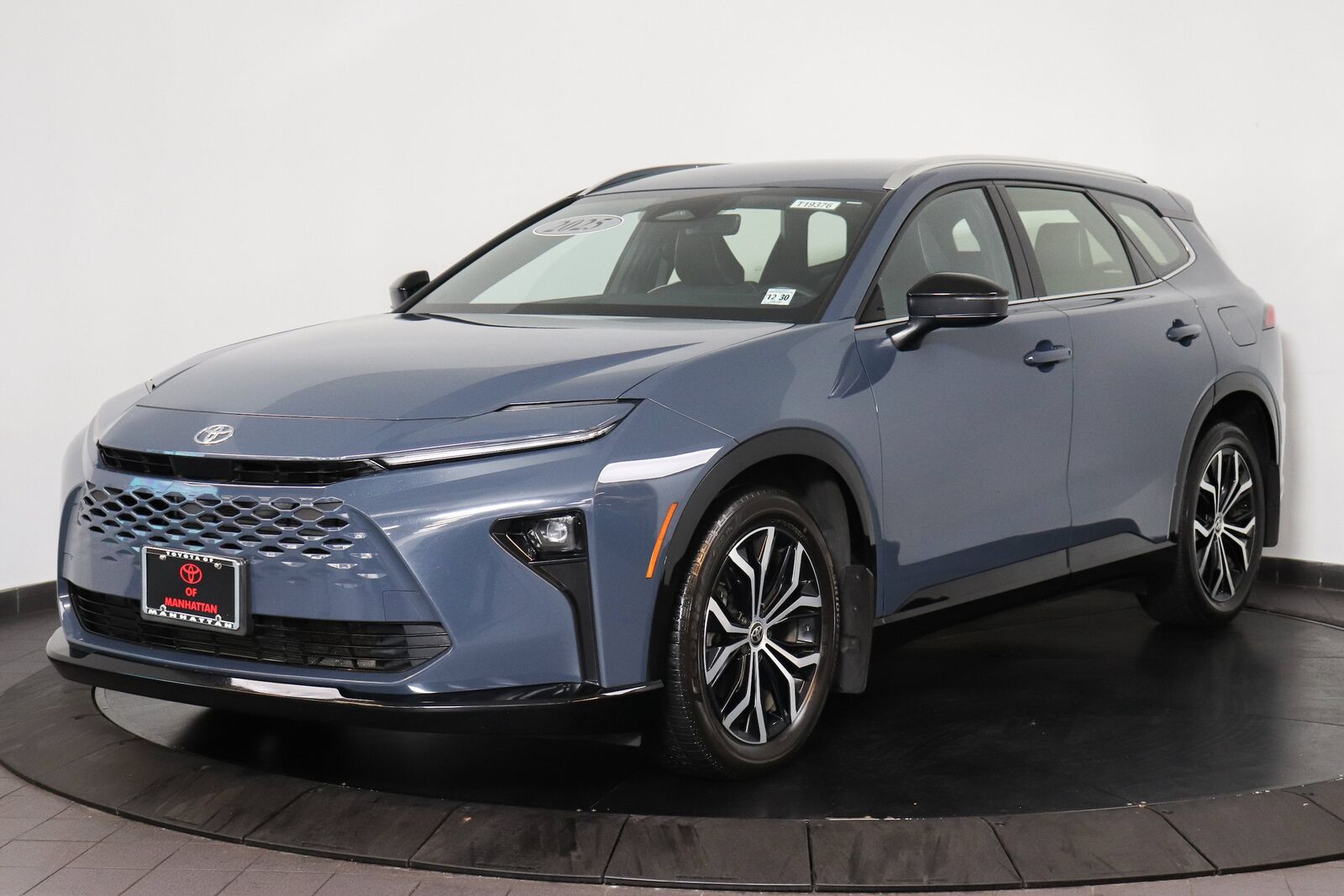2025 TOYOTA Crown Signia