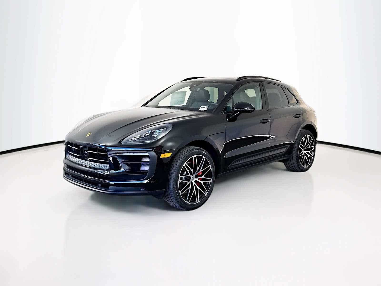 2026 PORSCHE Macan