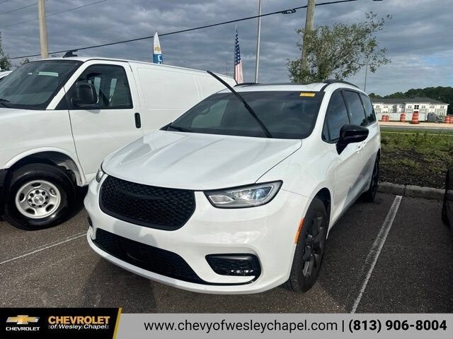 2023 CHRYSLER Pacifica