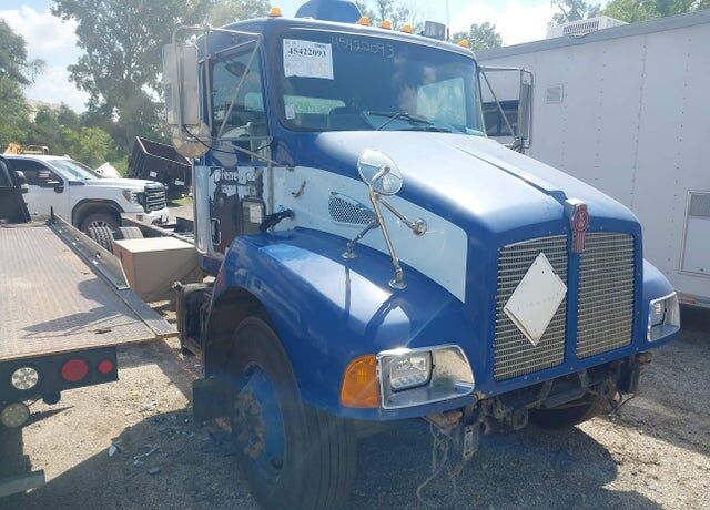 2004 KENWORTH T300