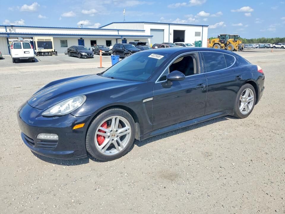 2013 PORSCHE Panamera