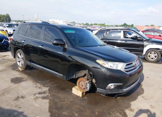 2011 TOYOTA Highlander
