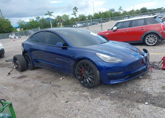 2022 TESLA Model 3