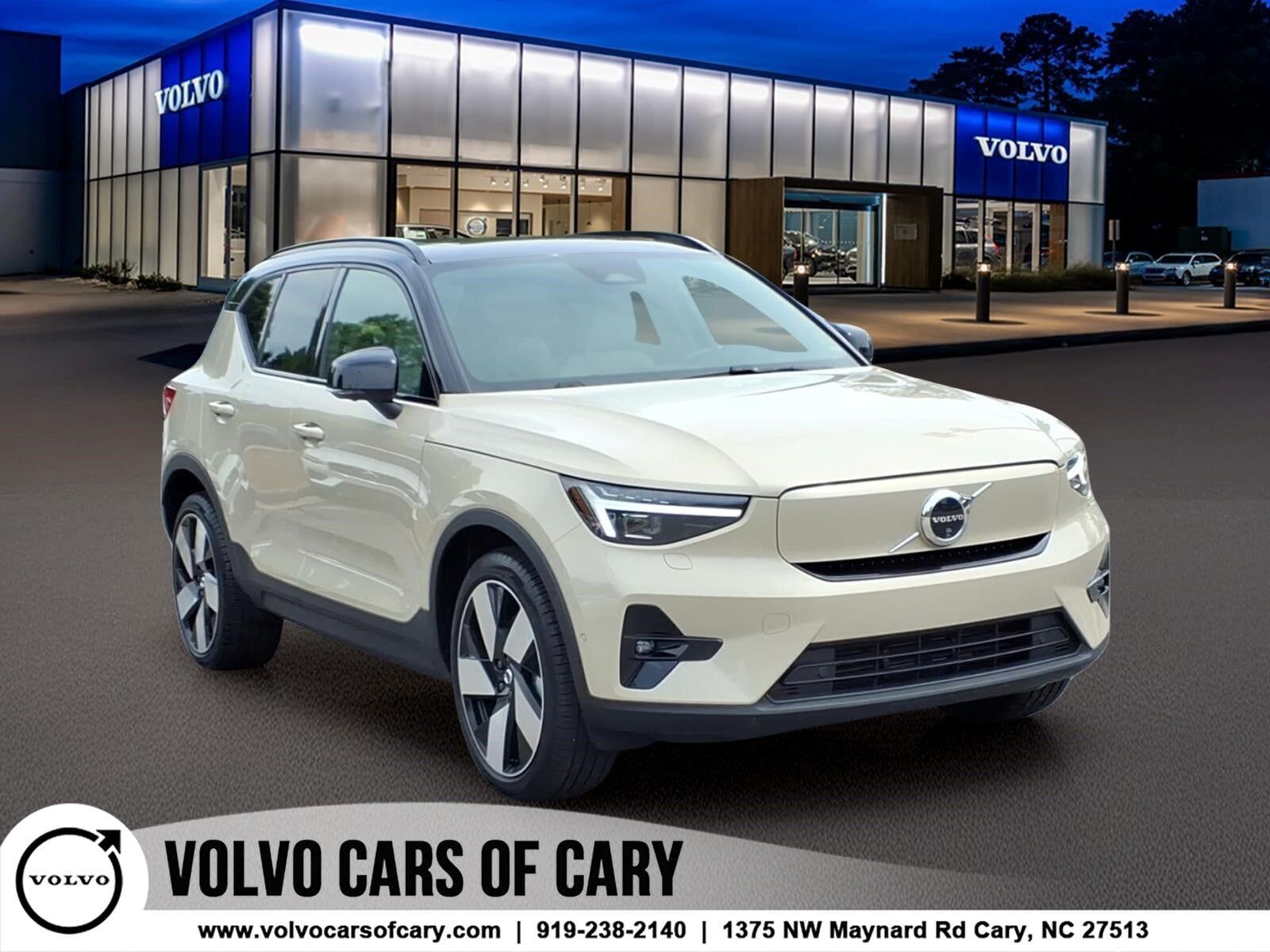 2025 VOLVO EX40