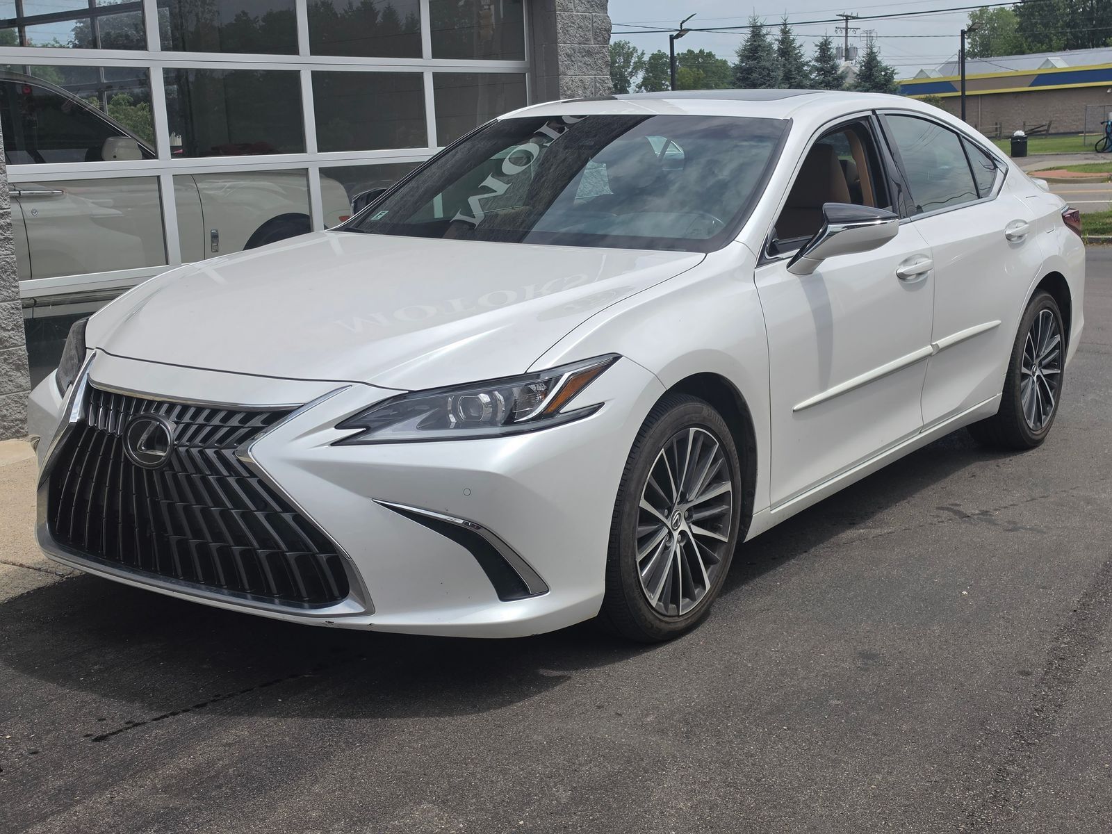 2022 LEXUS ES